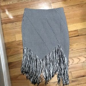 Houndstooth print skirt with fringes